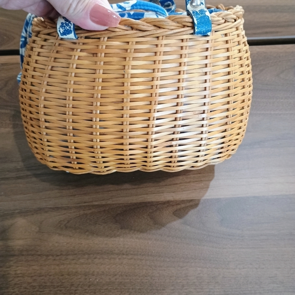 Wicker Basket with Blue Floral Handbag - Picture 4 of 6